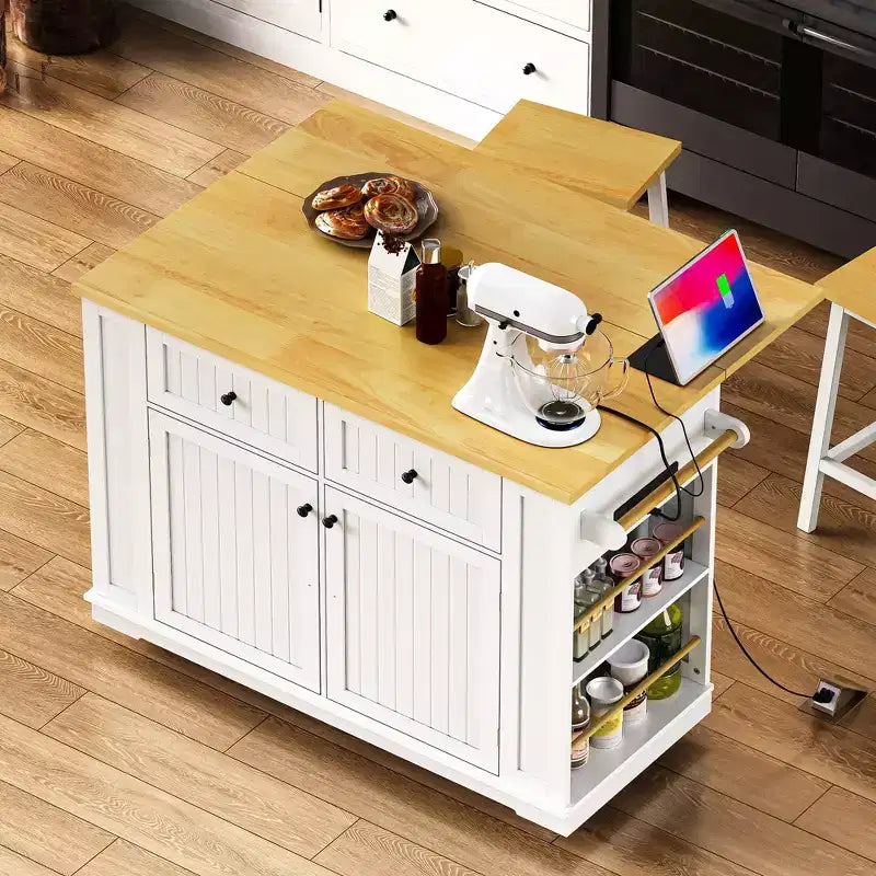 Isola da Cucina 48 con Anta a Ribalta, Presa di Corrente, Scaffale Interno, 2 Cassetti, Carrello su Ruote con 5 Rotelle e 5 Scaffali Laterali Aperti