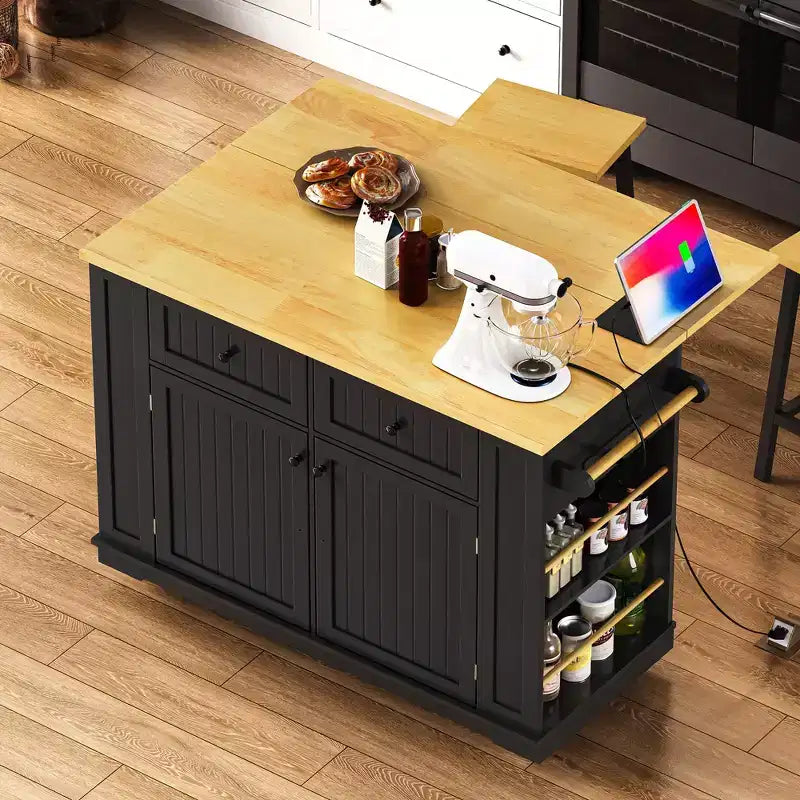 Isola da Cucina 48 con Anta a Ribalta, Presa di Corrente, Scaffale Interno, 2 Cassetti, Carrello su Ruote con 5 Rotelle e 5 Scaffali Laterali Aperti